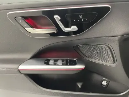 Photo 26 Mercedes Classe C  220 d 9G-Tronic