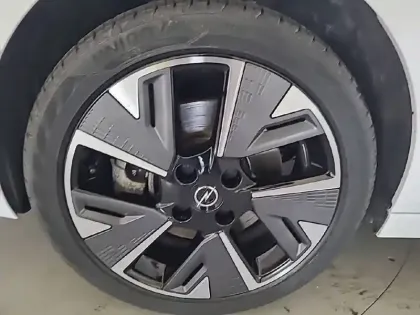 Photo 12 Opel Corsa  Electrique 136 ch & Batterie 50 kw/h