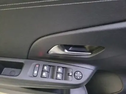 Photo 31 Opel Corsa  Electrique 136 ch & Batterie 50 kw/h