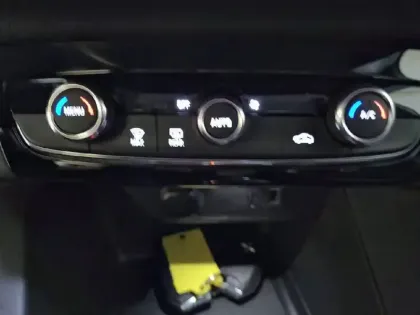 Photo 24 Opel Corsa  Electrique 136 ch & Batterie 50 kw/h