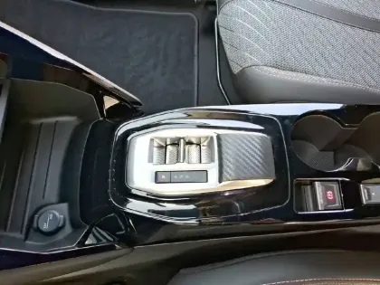 Photo 13 Peugeot 2008  Hybrid 110 e-DCS6