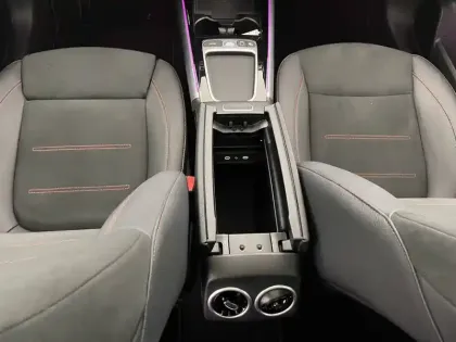 Photo 97 Mercedes GLA  250 e Hybrid EQ 8G-DCT