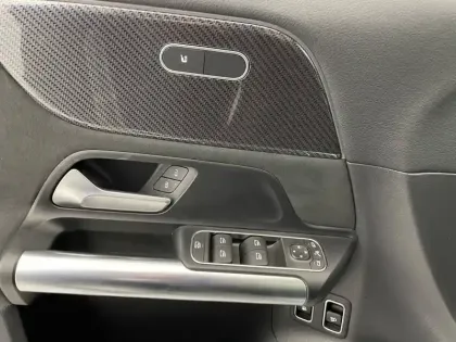 Photo 27 Mercedes GLA  250 e Hybrid EQ 8G-DCT