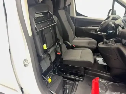 Photo 15 Peugeot Partner  FOURGON M DIESEL 100 CH MANUELLE