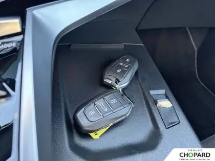 Photo 23 Peugeot 3008  Electrique 210 ch 73 kWh