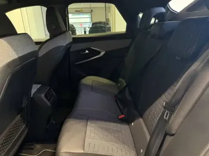 Photo 34 Peugeot 3008  Hybrid 145 e-DCS6