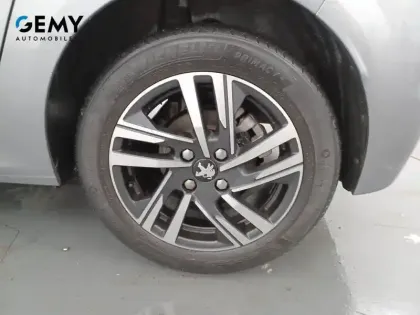 Photo 25 Peugeot 208  PureTech 130 S&S EAT8