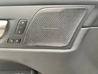 Photo 17 Volvo Xc60  T6 Recharge AWD 253 ch + 145 ch Geartronic 8