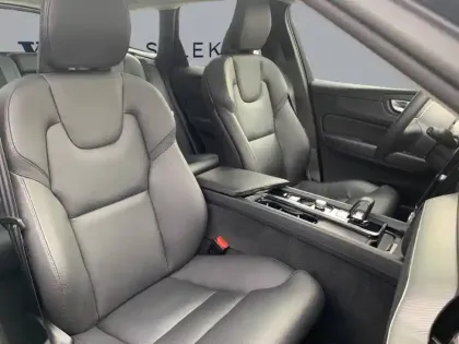 Photo 38 Volvo Xc60  T6 Recharge AWD 253 ch + 145 ch Geartronic 8