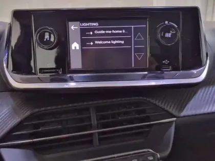 Photo 21 Peugeot 208  PureTech 75 S&S BVM5