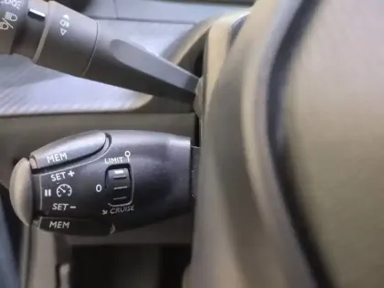 Photo 23 Peugeot 208  PureTech 75 S&S BVM5