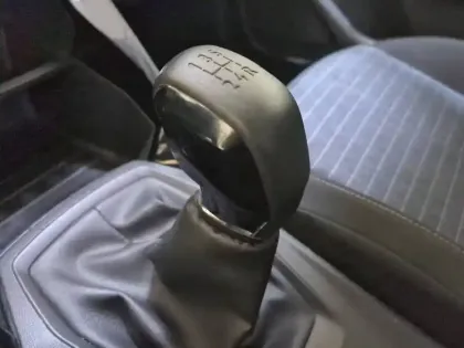 Photo 13 Peugeot 208  PureTech 75 S&S BVM5