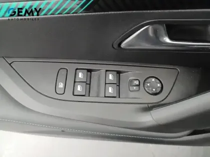 Photo 27 Peugeot 2008  PureTech 130 S&S EAT8