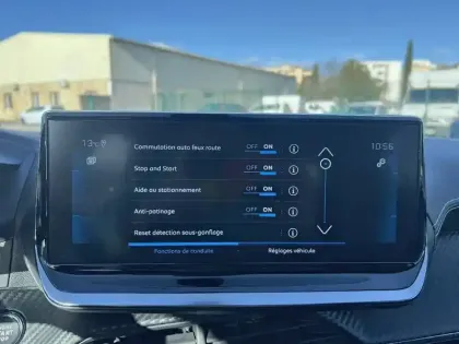 Photo 39 Peugeot 208  PureTech 100 S&S EAT8