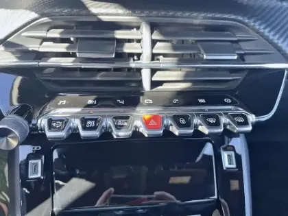 Photo 67 Peugeot 208  PureTech 100 S&S EAT8