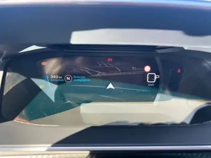 Photo 59 Peugeot 208  PureTech 100 S&S EAT8