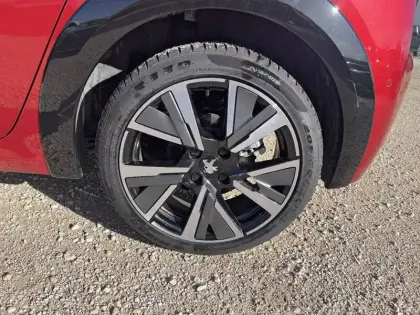 Photo 58 Peugeot 208  PureTech 100 S&S EAT8