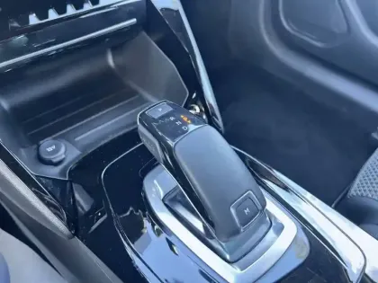 Photo 68 Peugeot 208  PureTech 100 S&S EAT8