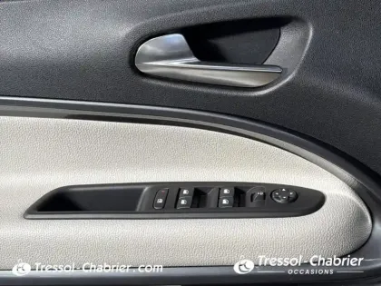 Photo 19 Fiat 600  1.2 Hybrid 100ch DCT6 La Prima