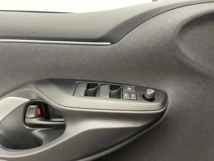 Photo 12 Toyota Yaris Hybride 116h Dynamic