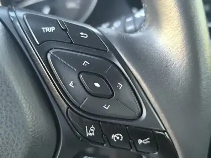 Photo 18 Toyota C-HR 1.8 Hybride 122 Dynamic