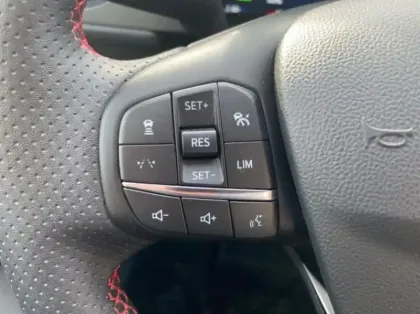 Photo 8 Ford Kuga 2.5 Duratec 180ch Hybrid FlexiFuel ST-Line X Powershift