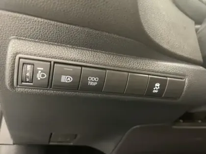 Photo 15 Toyota Corolla Hybride 140h Design