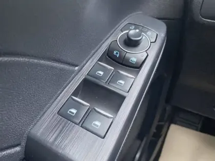 Photo 5 Ford Kuga 2.5 Duratec 180ch Hybrid FlexiFuel Titanium Business Powershift