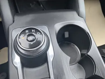 Photo 7 Ford Kuga 2.5 Duratec 180ch Hybrid FlexiFuel Titanium Business Powershift