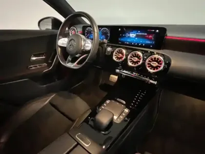 Photo 25 Mercedes Classe A 250 e AMG Line