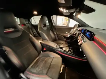 Photo 16 Mercedes Classe A 250 e AMG Line