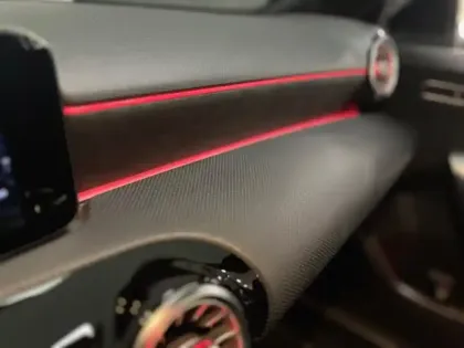 Photo 15 Mercedes Classe A 250 e AMG Line