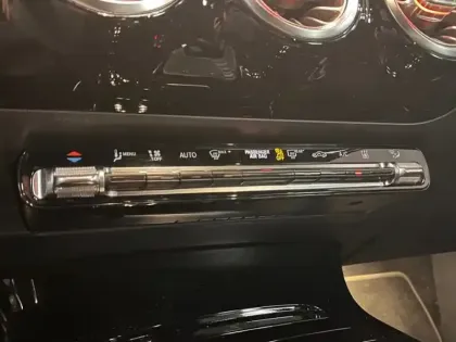 Photo 14 Mercedes Classe A 250 e AMG Line