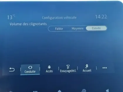 Photo 11 Renault Clio V Limited E-Tech hybride 145