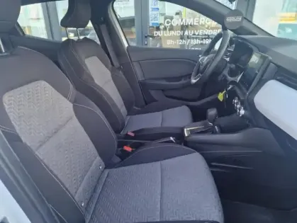 Photo 27 Renault Clio V Limited E-Tech hybride 145