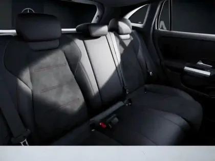 Photo 38 Mercedes GLA 200 d 4MATIC AMG Line