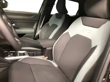 Photo 26 Dacia Duster Hybrid 140 Extreme 5p