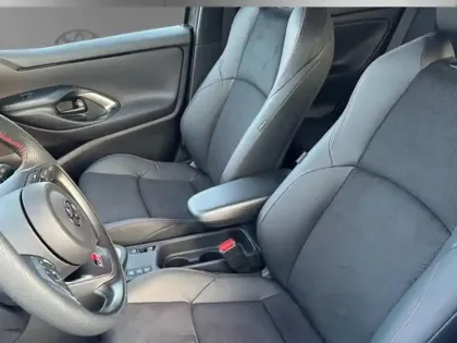 Photo 40 Toyota Yaris Hybride 130h GR SPORT HATCHBACK 5P