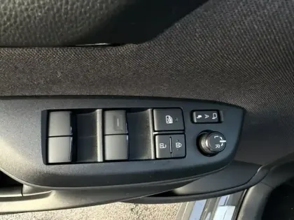 Photo 18 Toyota Yaris Hybride 130h GR SPORT HATCHBACK 5P