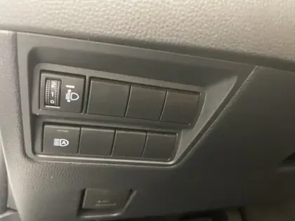 Photo 12 Toyota Yaris Hybride 1.5 130H DESIGN PACK CARGO