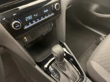 Photo 14 Toyota Yaris Hybride 1.5 130H DESIGN PACK CARGO