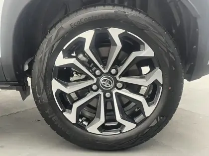 Photo 8 Toyota Yaris Hybride 1.5 130H DESIGN PACK CARGO