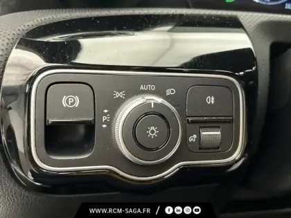 Photo 16 Mercedes Classe A 200 d AMG Line