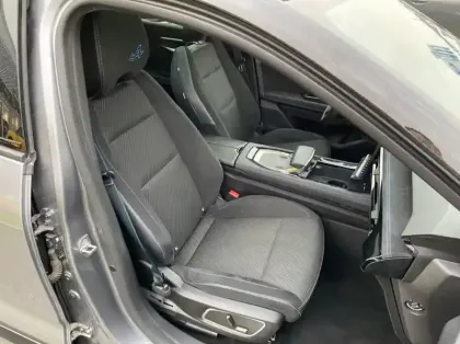 Photo 25 Renault Austral 1.2 E-Tech full hybrid 200ch Iconic esprit Alpine- 24