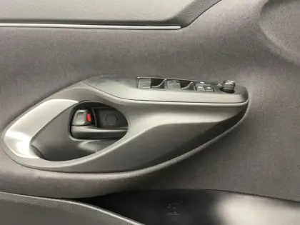 Photo 11 Toyota Yaris Hybride 1.5 116H DYNAMIC