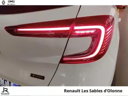 Photo 14 Renault Captur  1.6 E-Tech hybride 145ch Techno