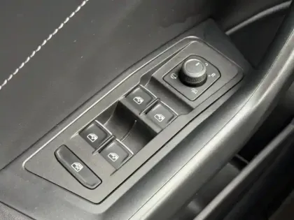 Photo 12 Volkswagen T-roc  2.0 TDI 150ch Style DSG7