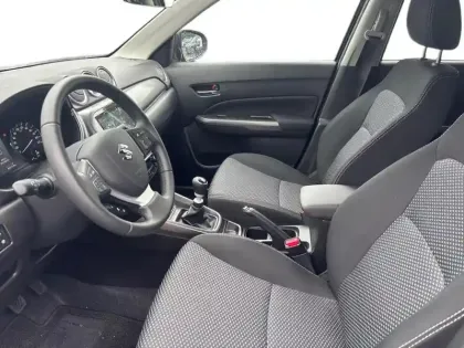 Photo 36 Suzuki Vitara  1.4 Boosterjet Hybrid 110ch Privilège MY25