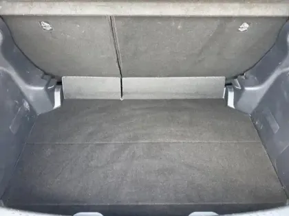 Photo 12 Toyota Yaris  116h France 5p