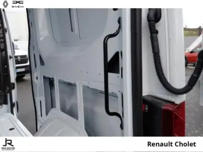 Photo 13 Renault Master  Fg F3300 L2H2 2.0 Blue dCi 105ch Advance - 25